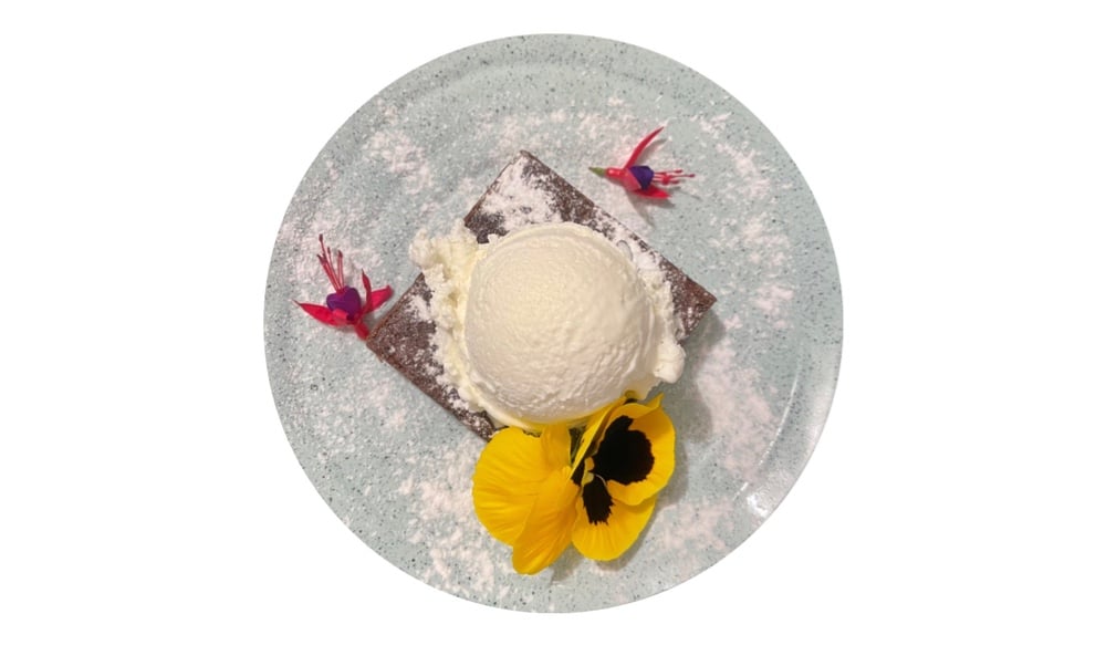 BROWNIE CHOCOLATE AL 70% CON HELADO EVN 