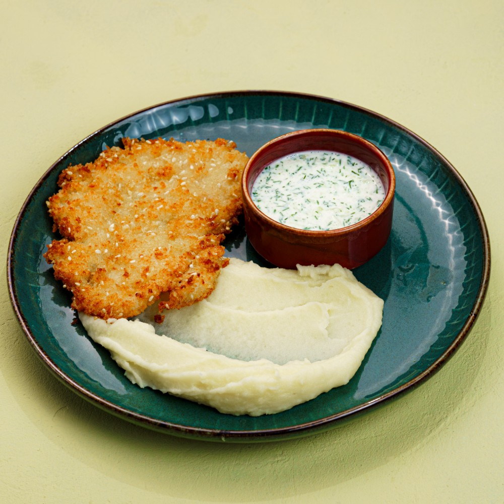 Kids schnitzel with potatoes
