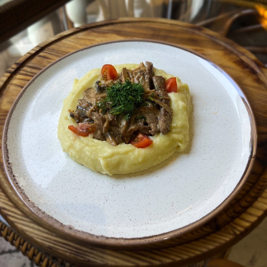 Бефстроганов з пюре