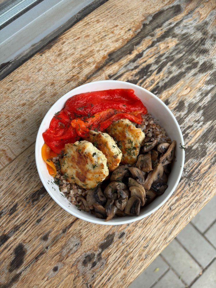 Гречана каша з курячими котлетами 380 г