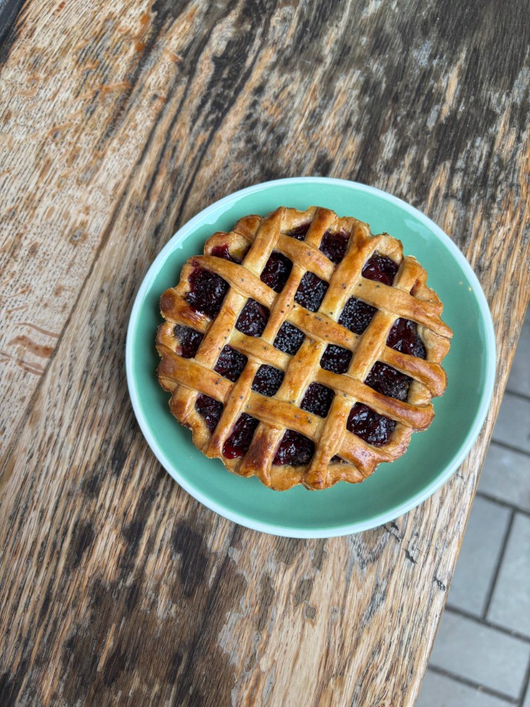 Пиріг вишня мак 220 г