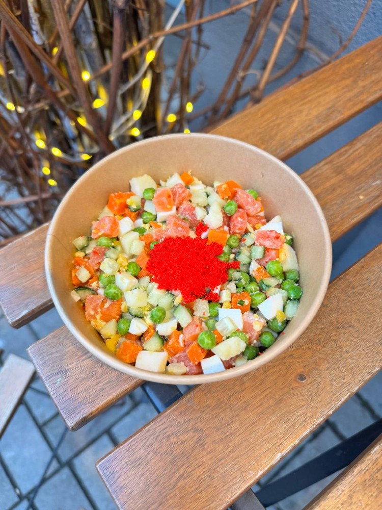 Боул Олівʼє з лососем 330 г