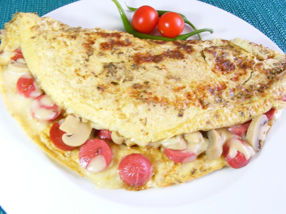 Omlet, (sosisli, pendirli)