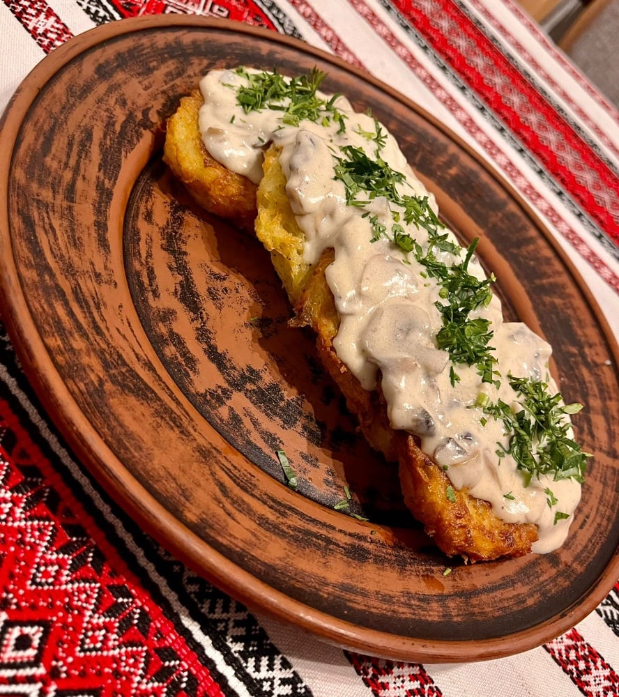 Деруни з грибами