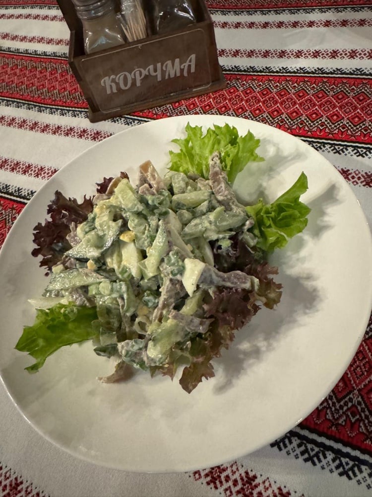 Салат з язиком та огірком 250г