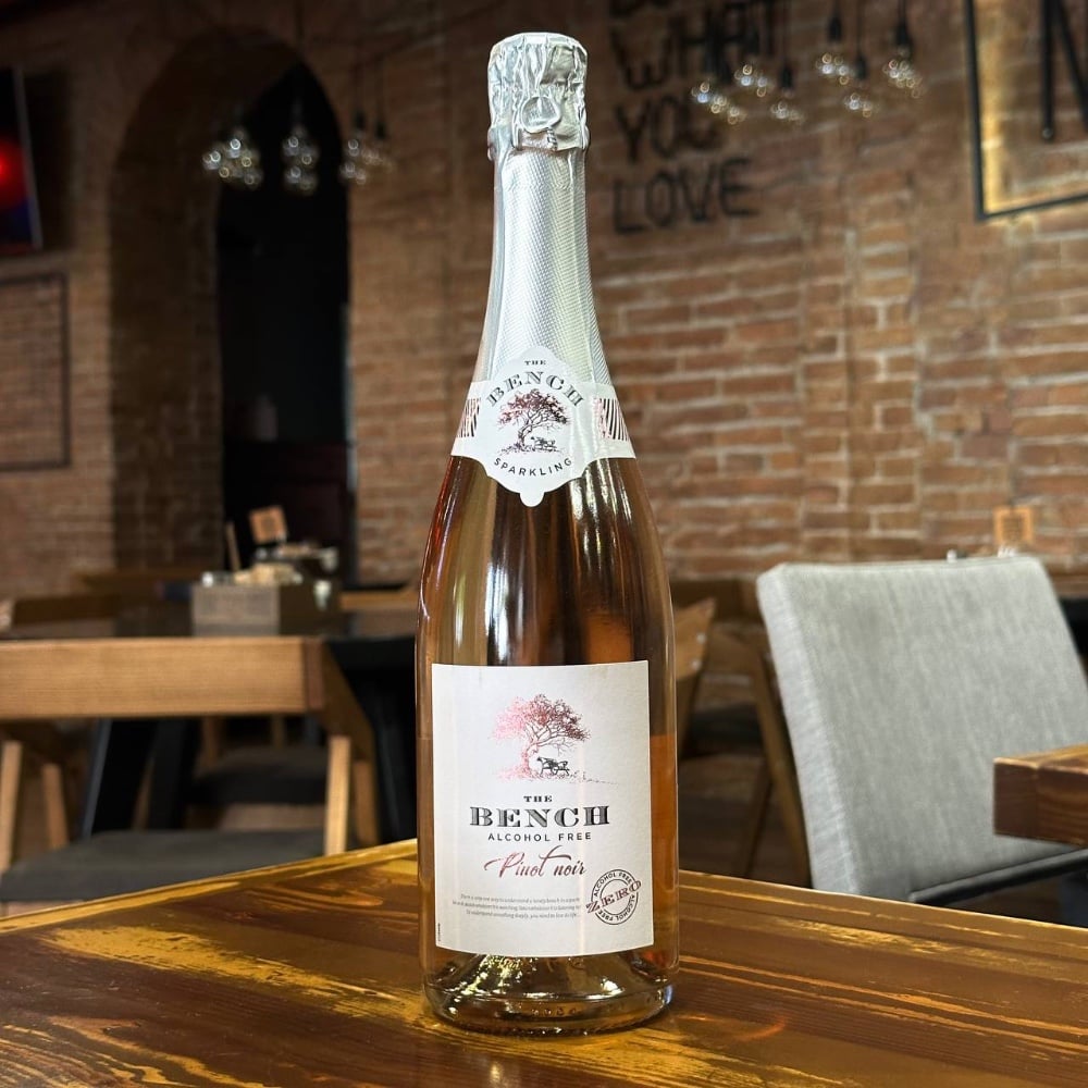 Безалкогольне ігристе Les Grands chais de France The Bench Pinot Noir 0,75л