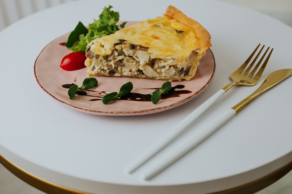 КІШ З КУРКОЮ ТА ГРИБАМИ