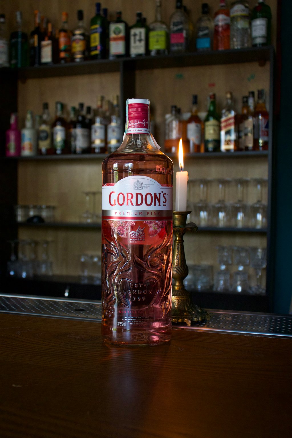 Алкогольний напій на основі джину Gordon’s Premium Pink 50 мл.