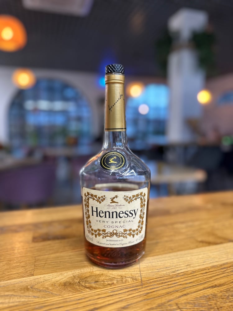 Hennessy VS 1л