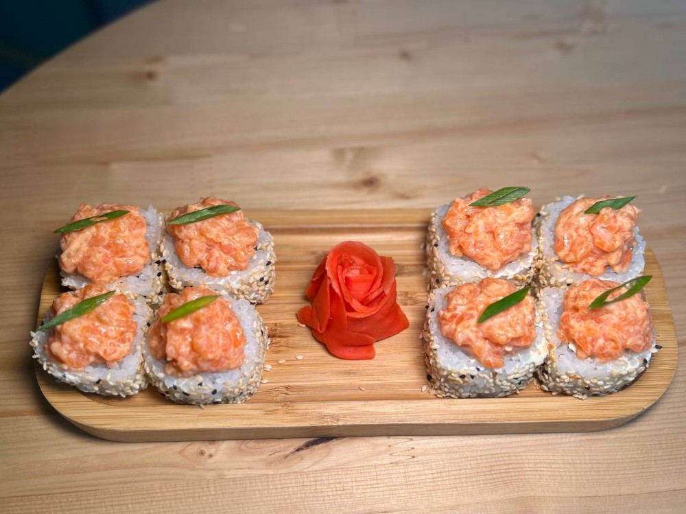 Roll spicy salmon