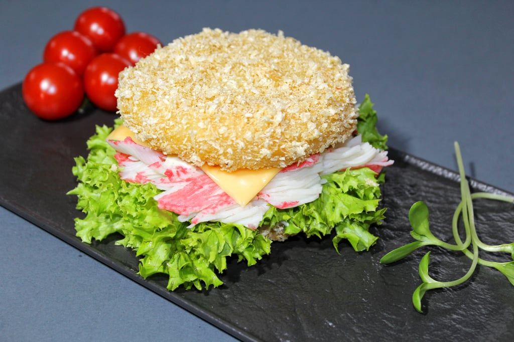 Суші бургер "Морський" з крабом(360 г)