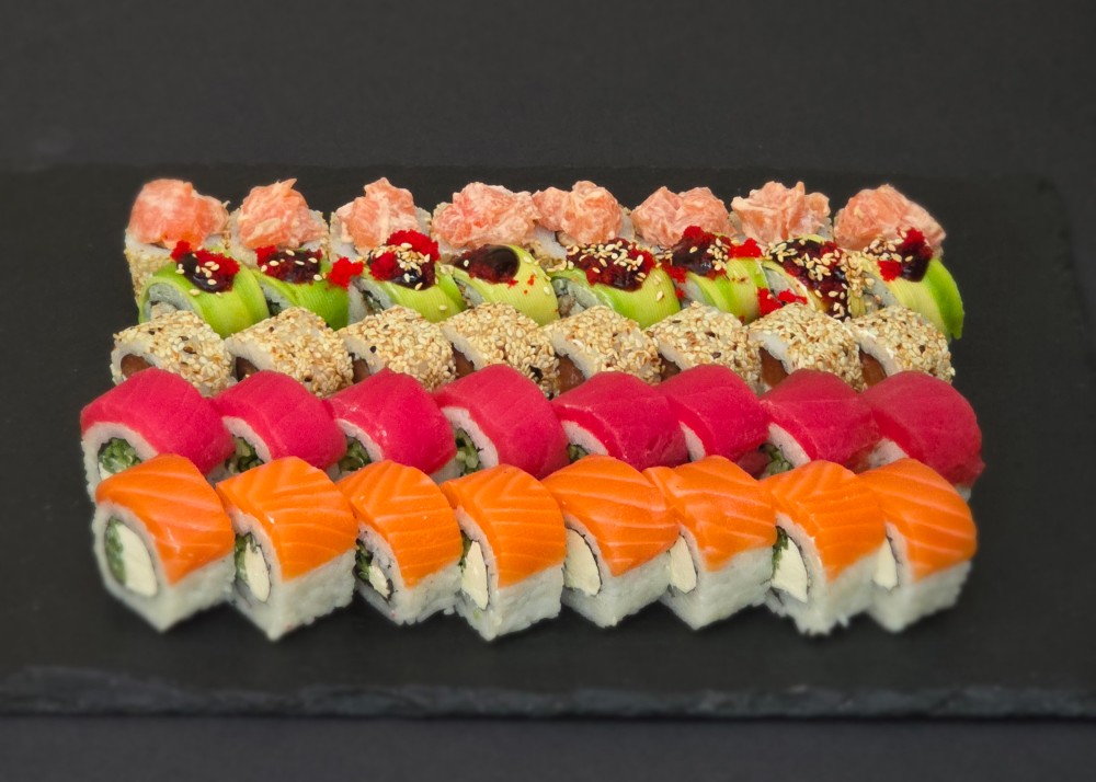 Лососевий бум -40 шт (1 кг 230 г)-( ціна: без знижки 1300 грн, зі знижкою 650 грн)