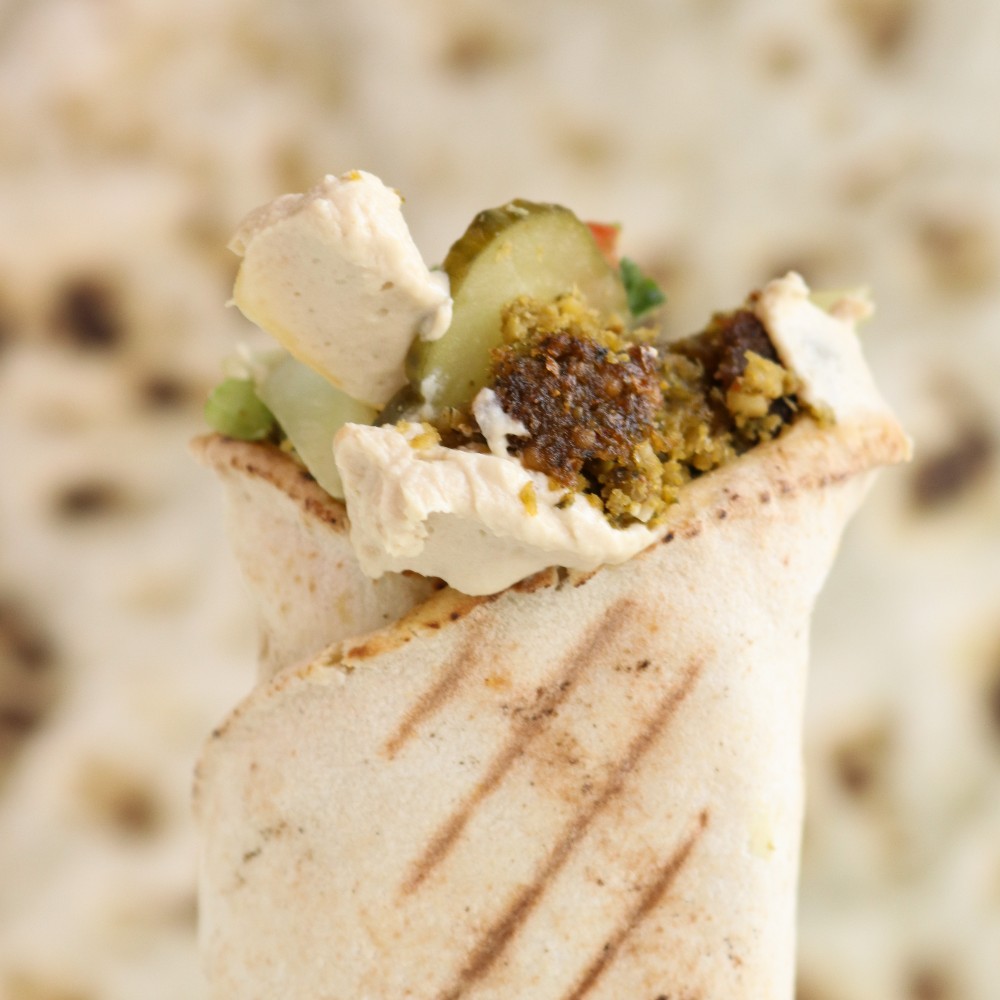 Донер з фалафелем і хумусом