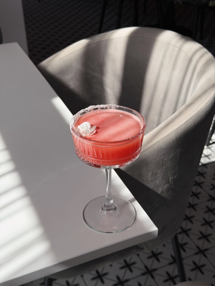 Watermelon Margarita (текіла, куантро, фреш кавуна, фреш лимона)