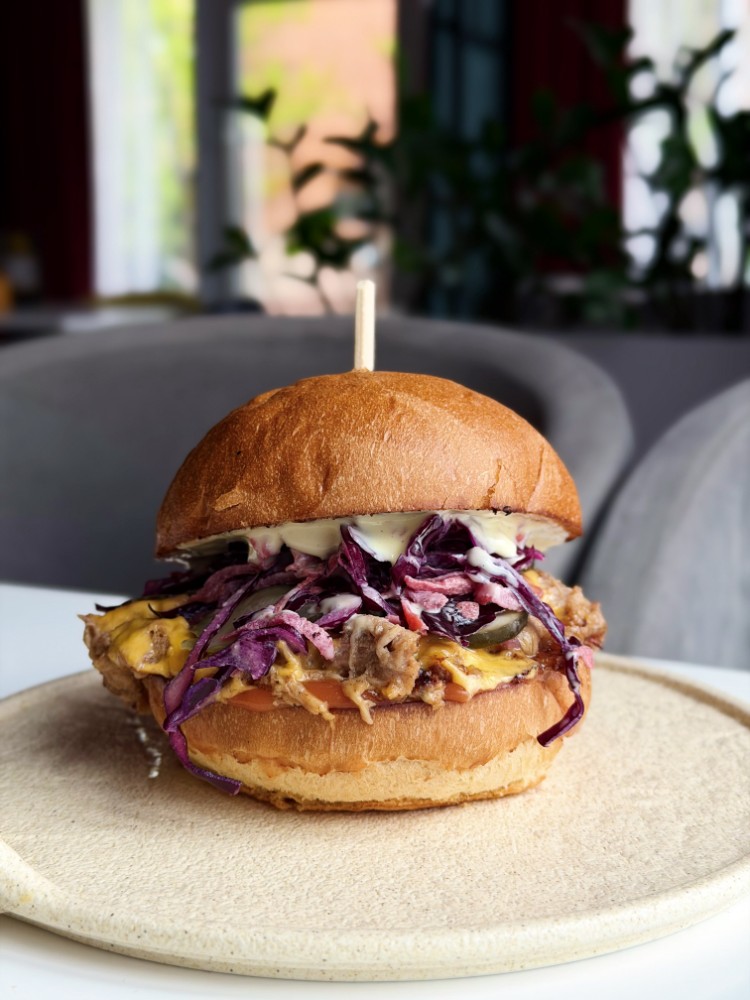 Burger Pull Pork OMG