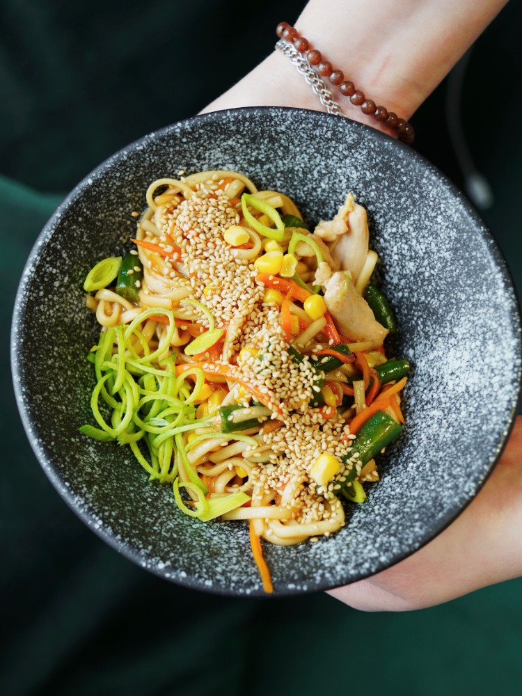 WOK Локшина з куркою OMG