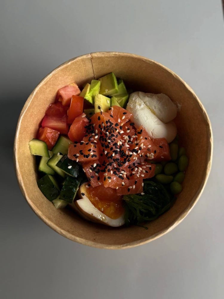 Поке з лососем 