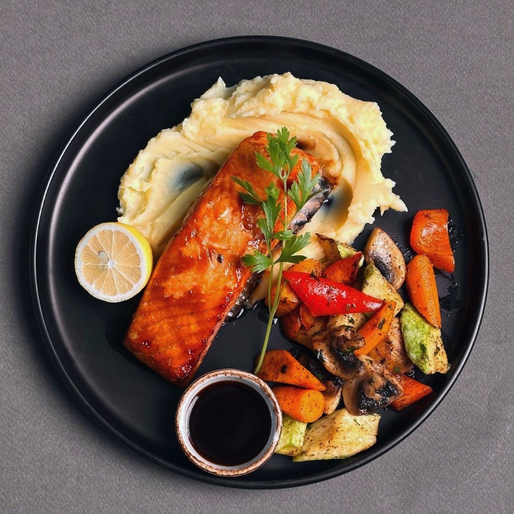Teriyaki salmon with sauted vegetables and mashed potatoes