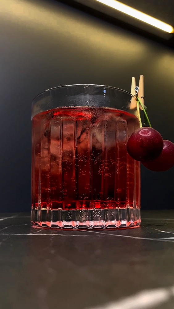 Cherry Gin Tonik