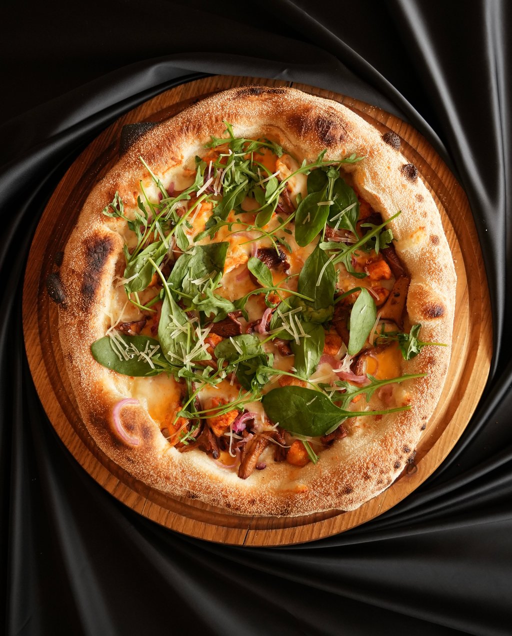 Pizza "Golden Forest" з лисичками та соковитою куркою 