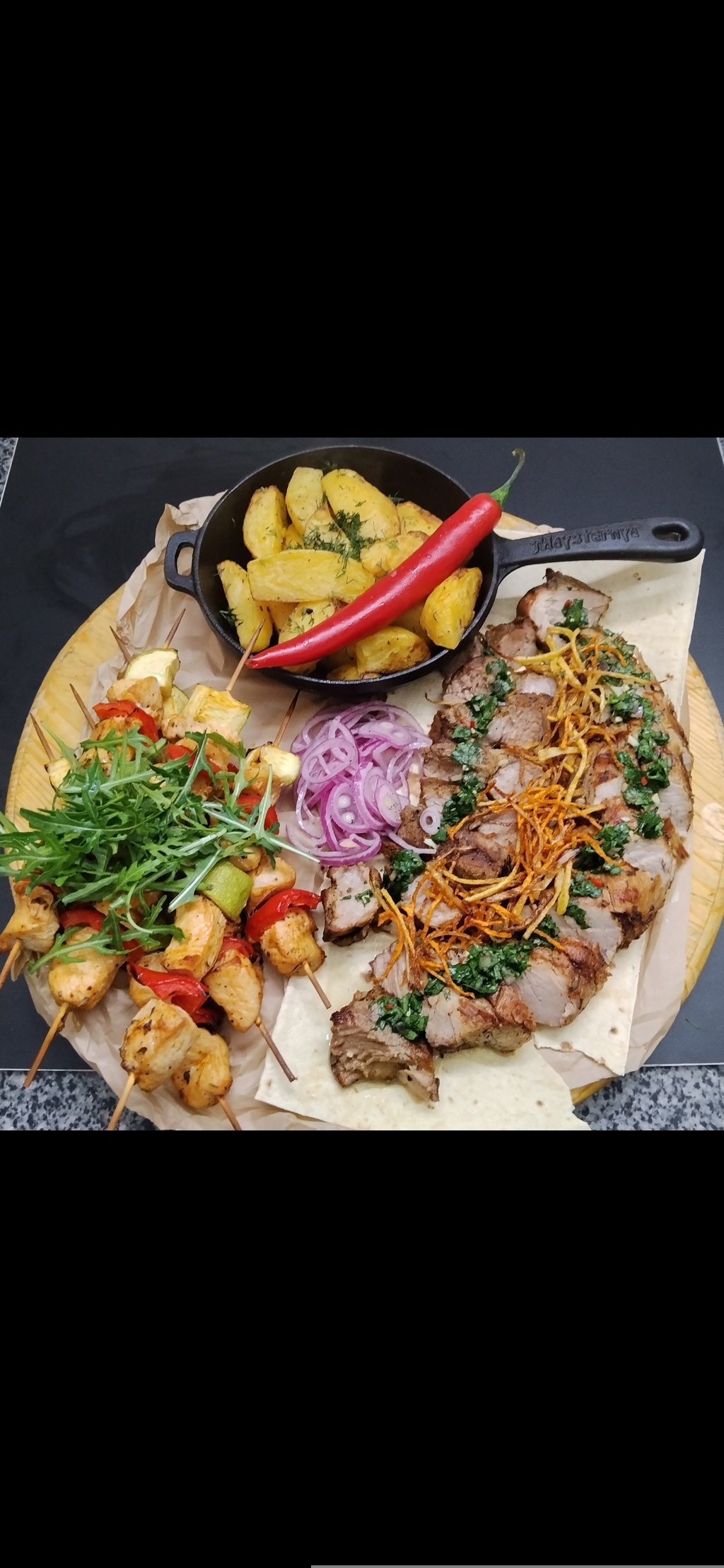 ВЕЛИКА МЯСНА ТАЦЯ 1.5 КГ.