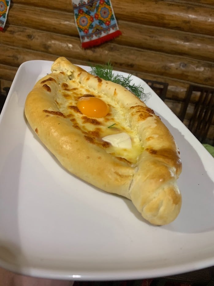 ХАЧАПУРІ ПО-АДЖАРСЬКІ