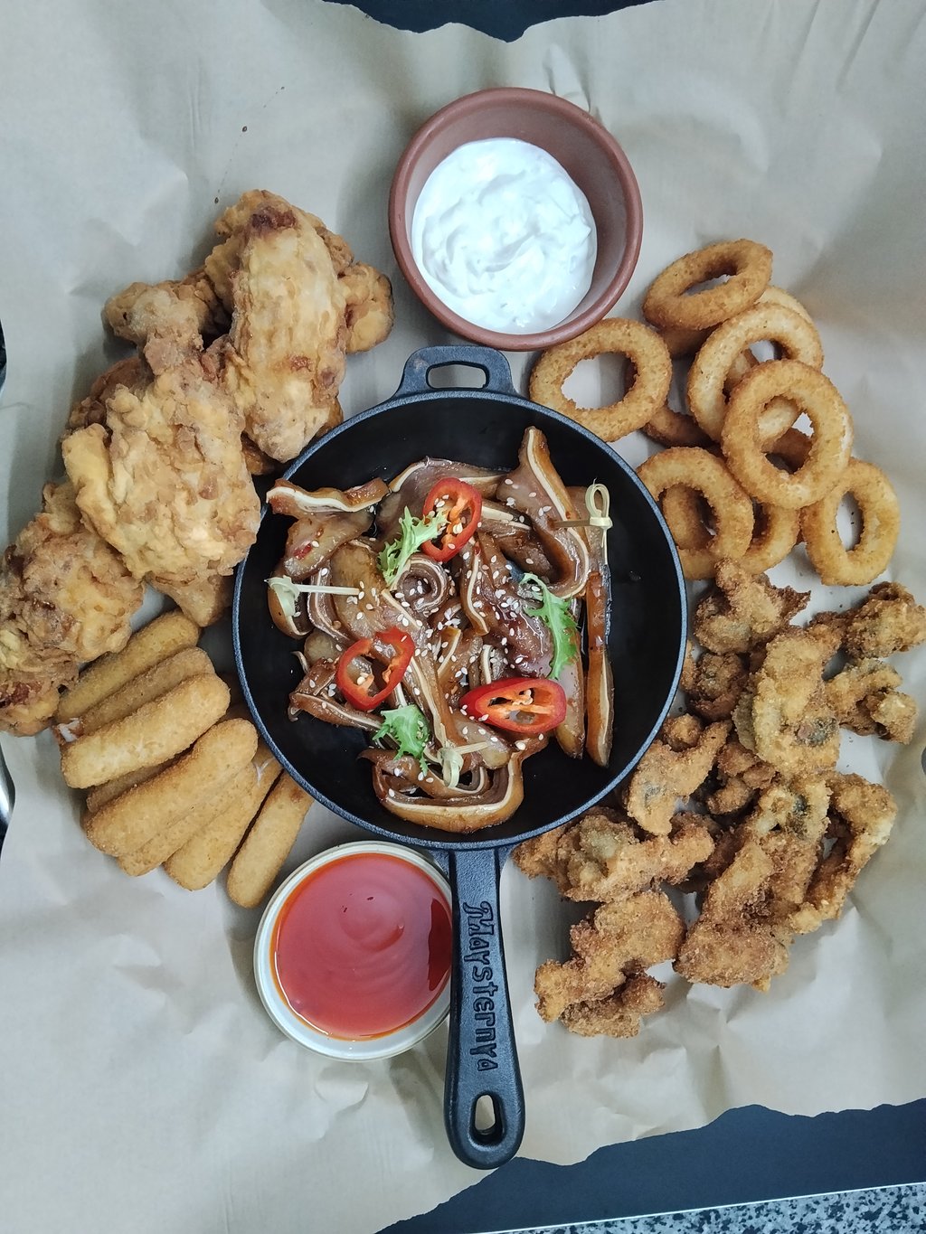 МІКС ГАРЯЧИХ ЗАКУСОК ДО ПИВА 1.2 КГ.