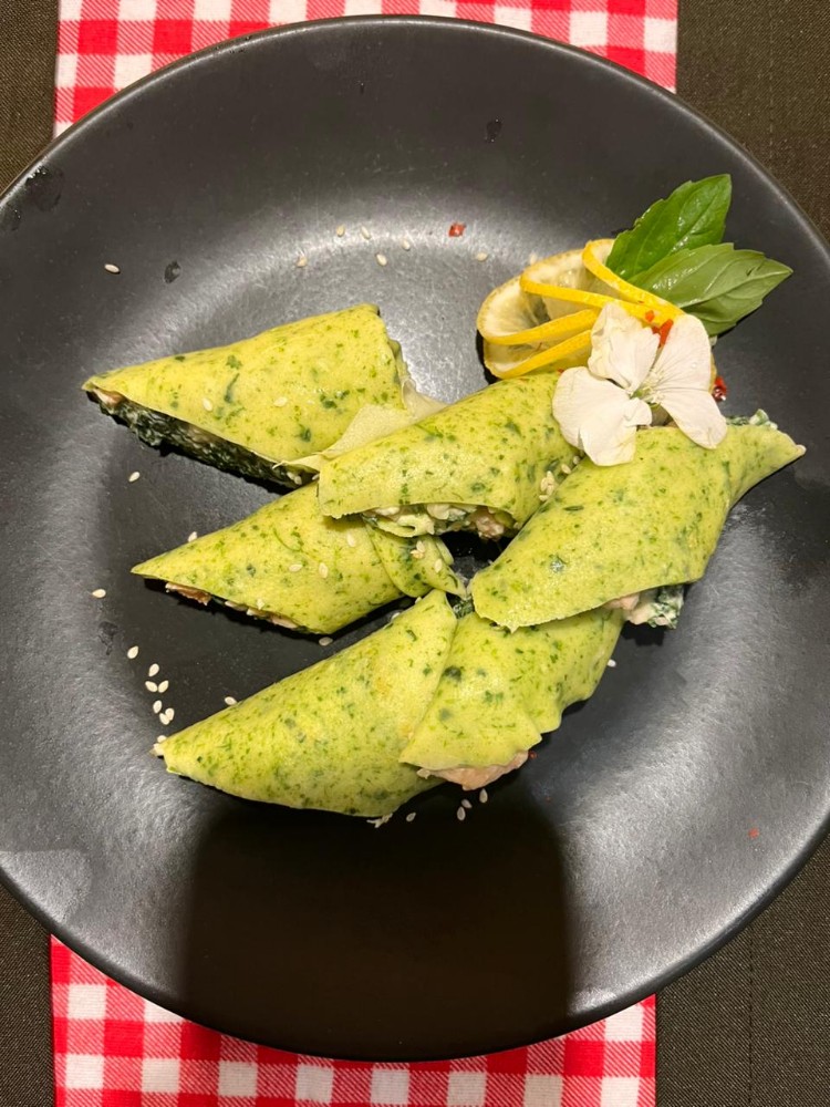 Млинці зі шпинатом та лососем