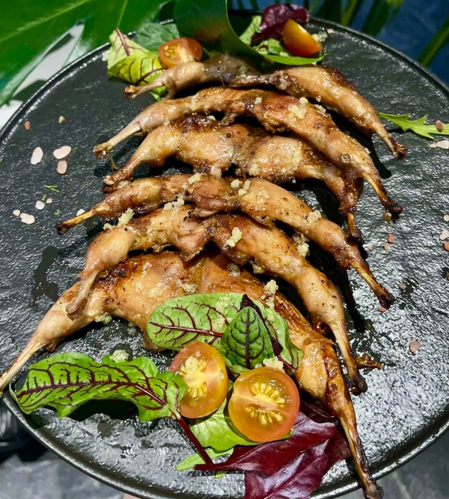 Перепелині стегенця запечені в печі