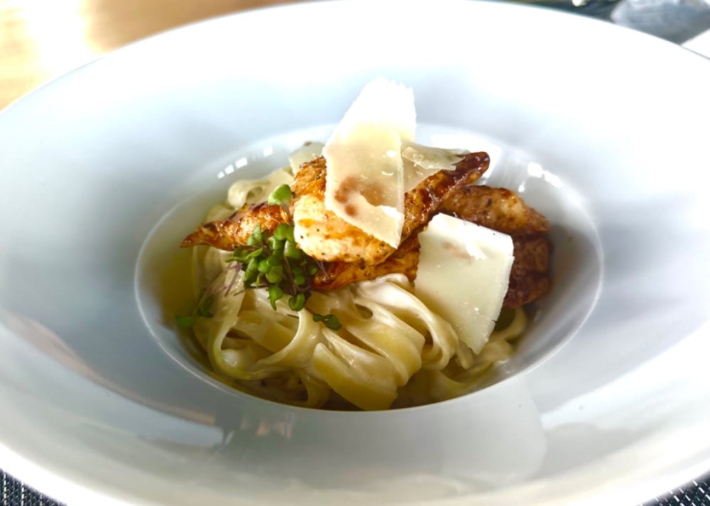 Паста фетучині з курячим філе