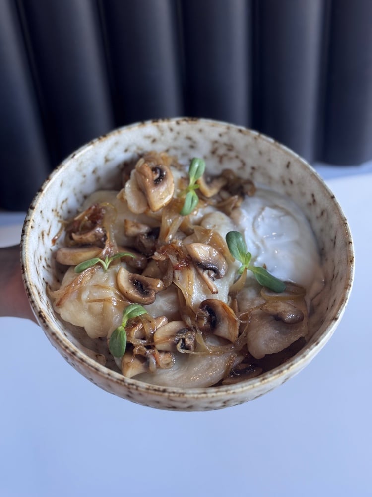 Вареники з картоплею та білими грибами