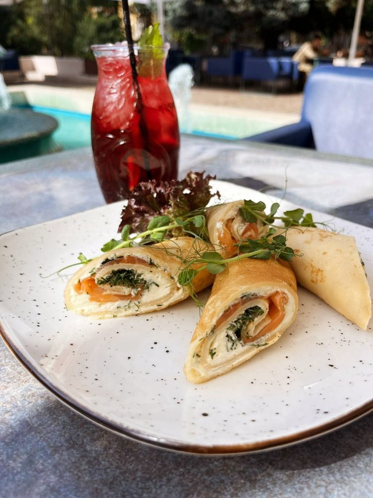 Млинці з лососем власного посолу та сиром Філадельфія/ Pancakes with our own ambassador's salmon and Philadelphia cheese