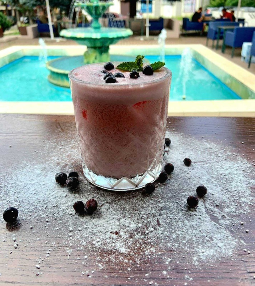 Blackberry yogurt