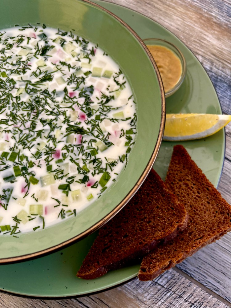 Окрошка з копченою куркою та свиним баликом/Оkroshka