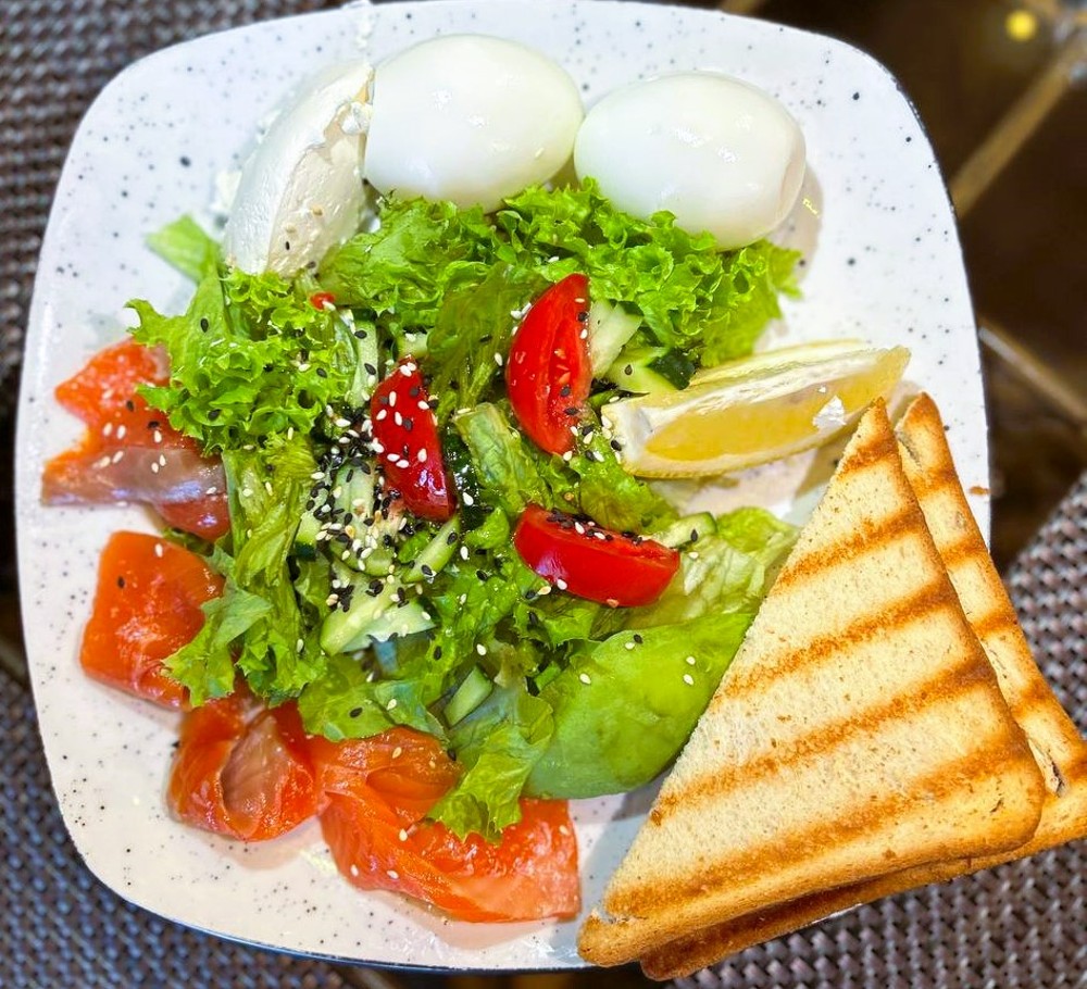 Лосось з авокадо/Salmon with avocado