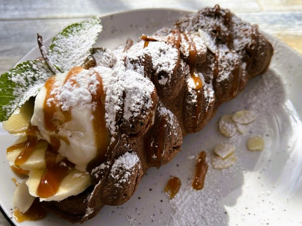 Вафлі шоколадні з міндальною крихтою/Chocolate waffles with almond crumbs