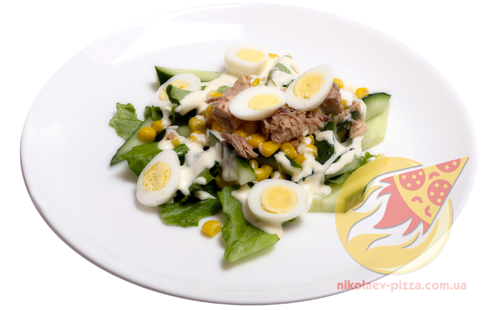 Салат з Тунцем (150 г, тунець, яйце куряче, огірок свіжий, кукурудза, салат, соус цезар, кунжут)