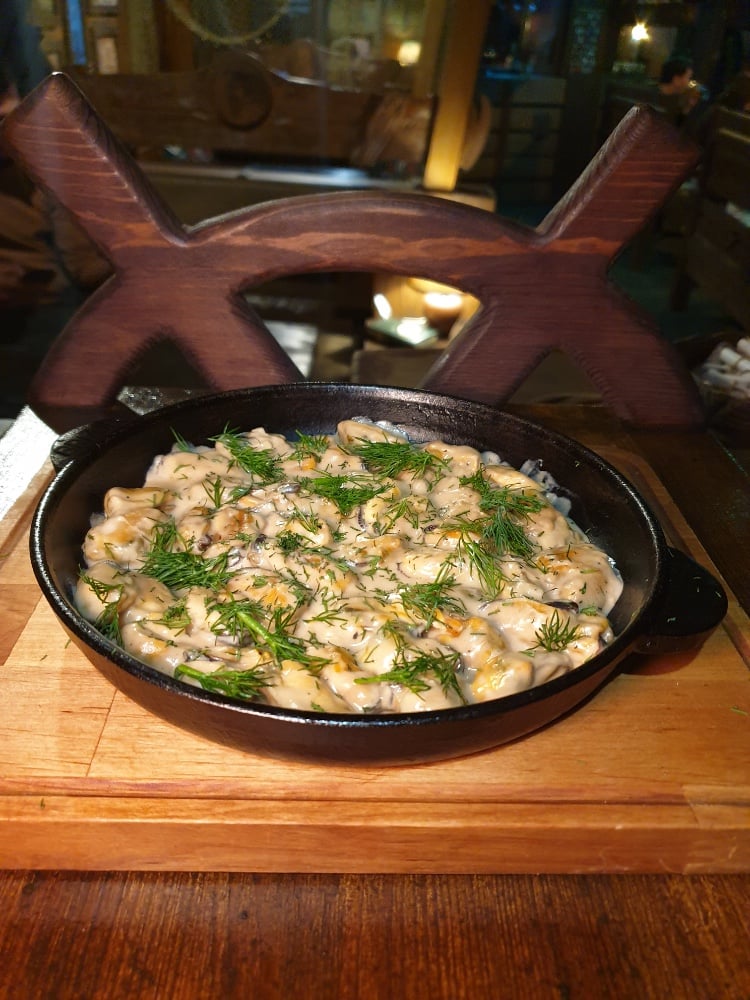 Мідії у вершковому соусі