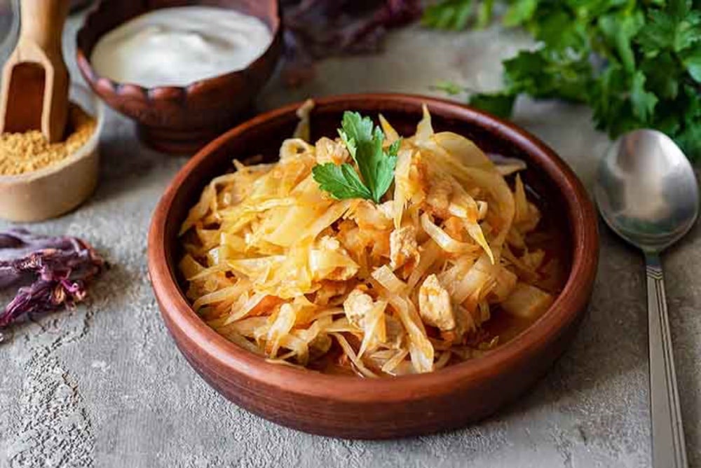 Тушкована капуста