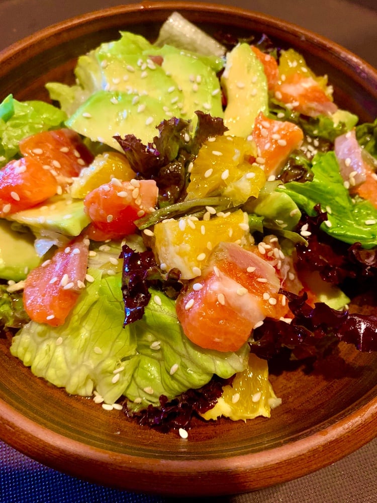 Салат «Лосось і авокадо»