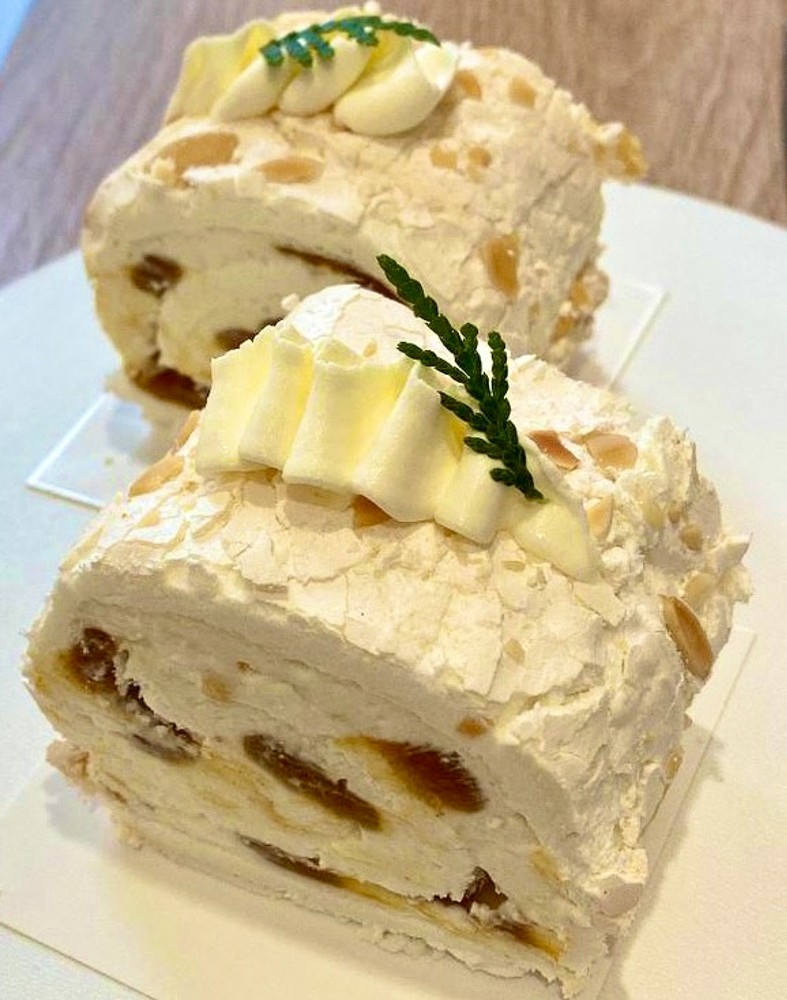 Меренговий рулет з облепихою  // Meringue roll
