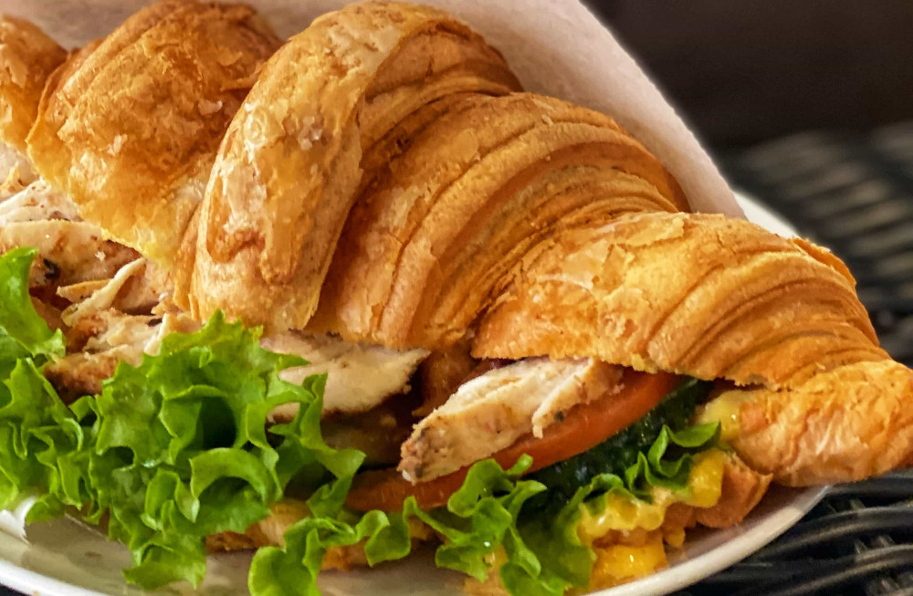Круасан з куркою // Croissant with chicken