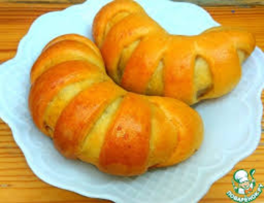 Булочка з сливою