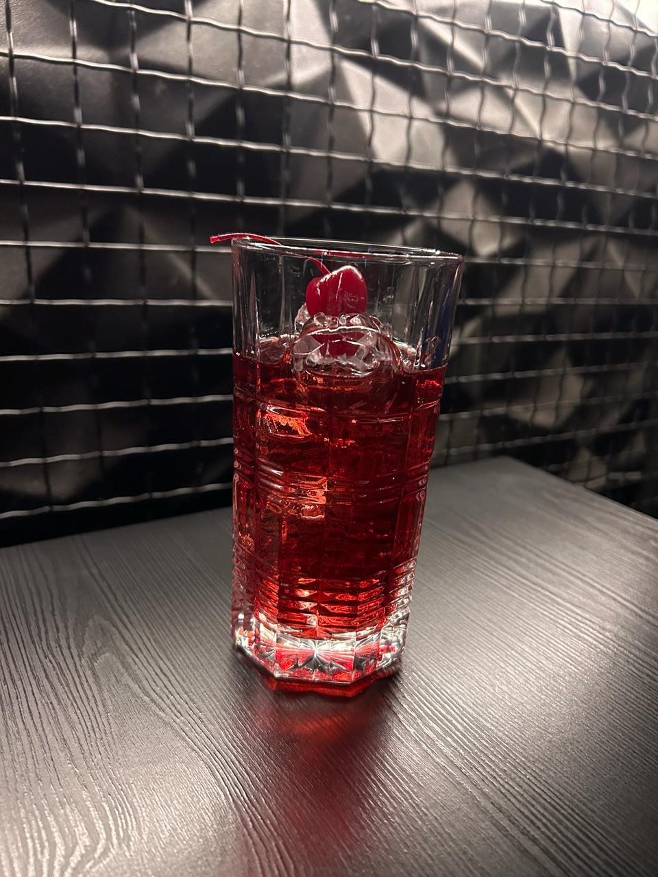 Коктейль "CHERRY BEAM"