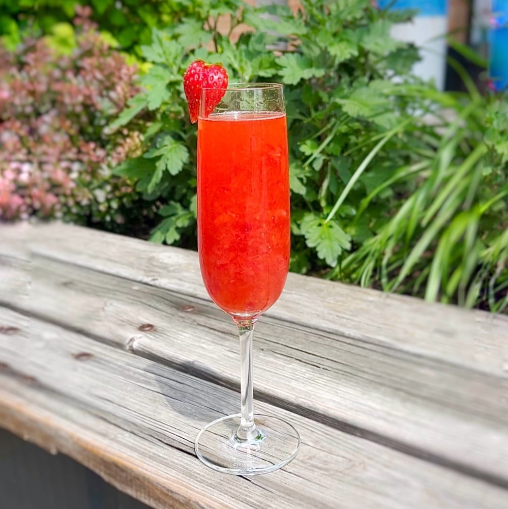 Коктейль Strawberry Bellini
