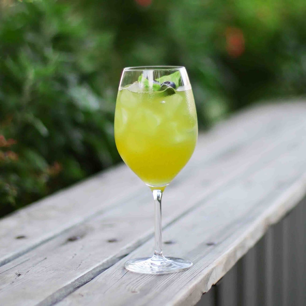 Basil Spritz коктейль