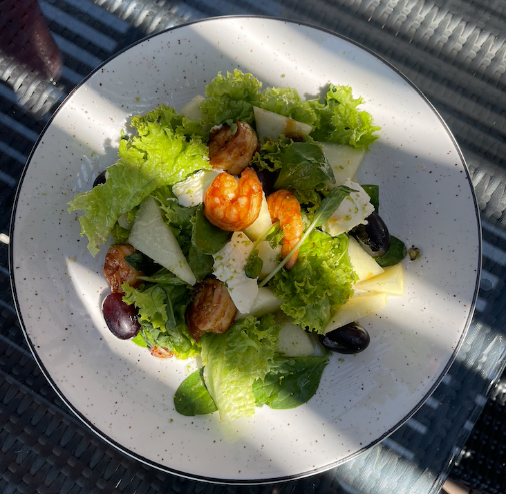 Салат з динею і тигровими креветками / Salad with melon and tiger prawns