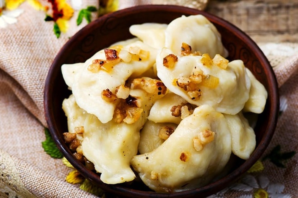 Вареники з картоплею  грибами та сметаною (250г)