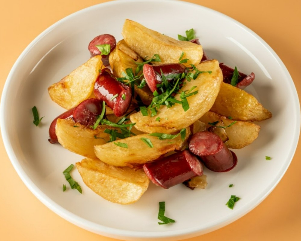 Картопля по-селянськи з мисливськими ковбасками (250г)