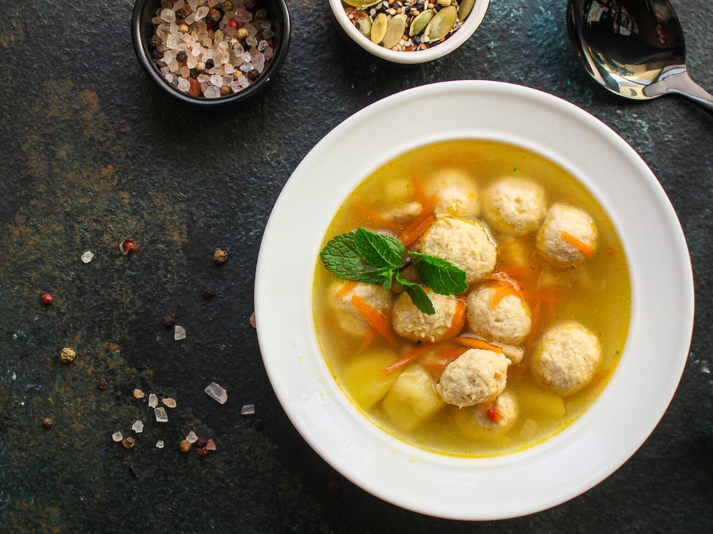 Бульон курячий з фрикадельками (250г)